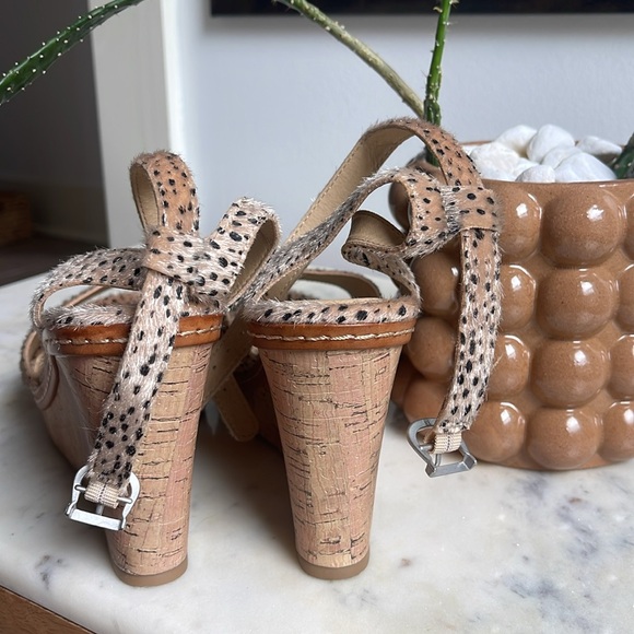 Cheetah print cork Wedge shoes Size 8.5 - Picture 4 of 7